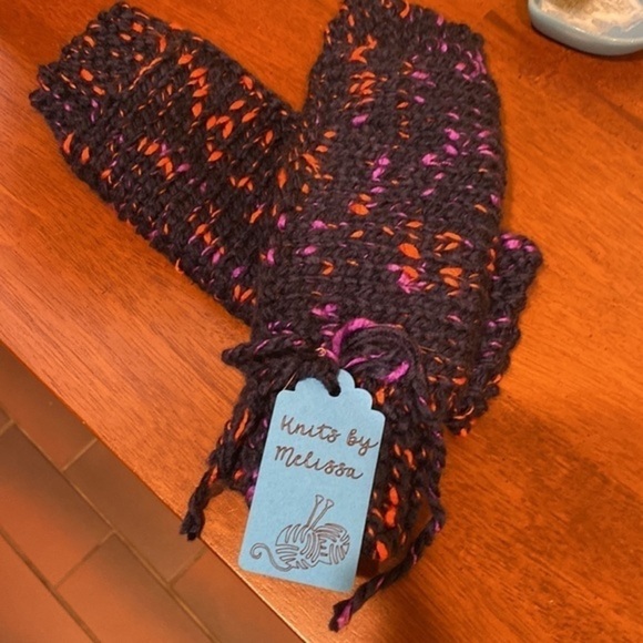 Hand crafted bulky multi colored knit fingerless gloves - Picture 4 of 9